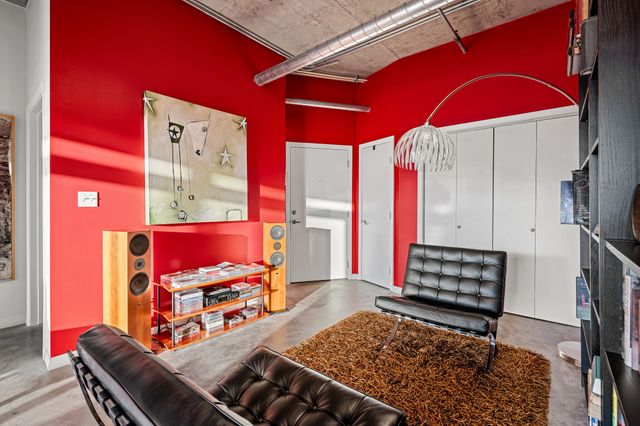 1001 Belleview Street 305, Dallas, TX 75215