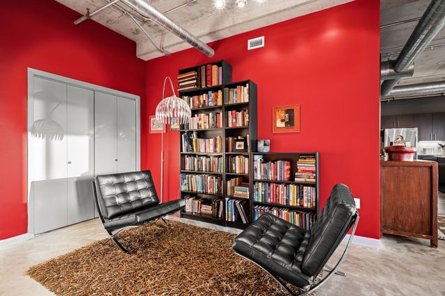 1001 Belleview Street 305, Dallas, TX 75215