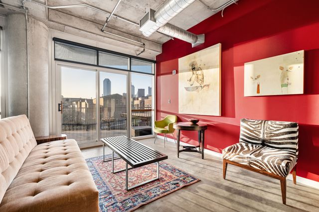 1001 Belleview Street 305, Dallas, TX 75215