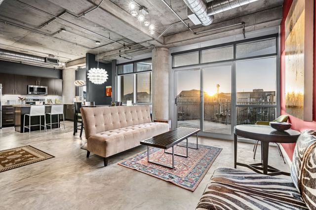 1001 Belleview Street 305, Dallas, TX 75215