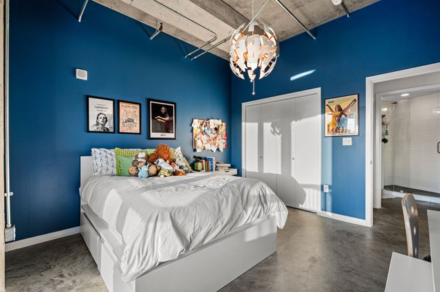 1001 Belleview Street 305, Dallas, TX 75215