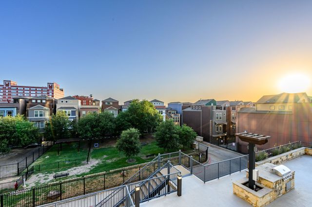 1001 Belleview Street 305, Dallas, TX 75215