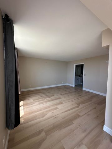 301 Lake Shore Drive 708, Lake Park, FL 33403