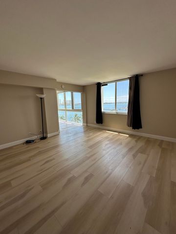 301 Lake Shore Drive 708, Lake Park, FL 33403