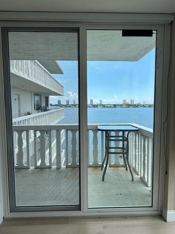 301 Lake Shore Drive 708, Lake Park, FL 33403