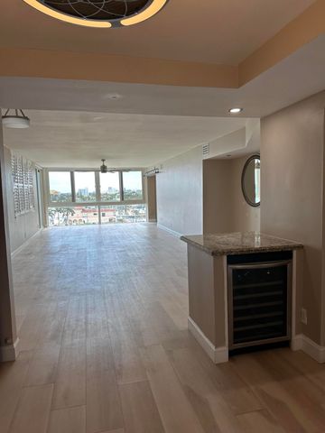 301 Lake Shore Drive 708, Lake Park, FL 33403