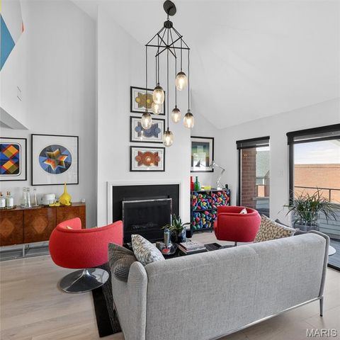 5567 Waterman Boulevard B, St Louis, MO 63112