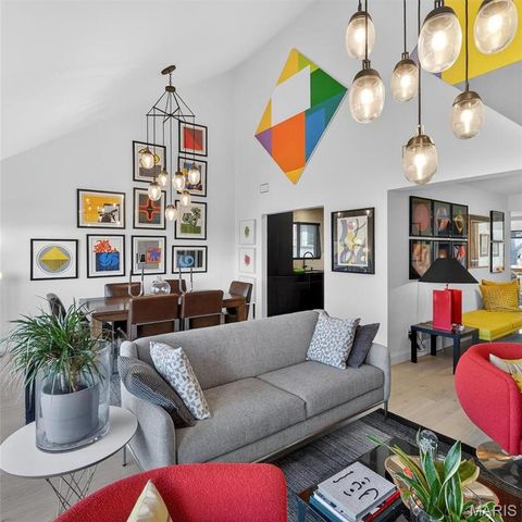 5567 Waterman Boulevard B, St Louis, MO 63112