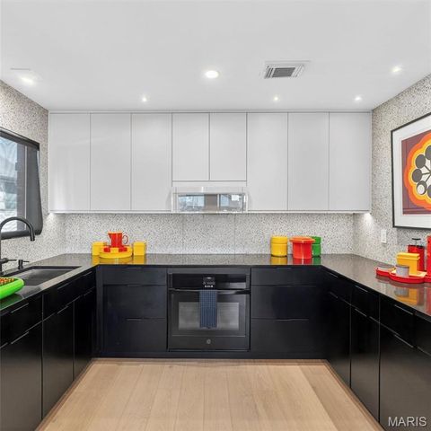 5567 Waterman Boulevard B, St Louis, MO 63112