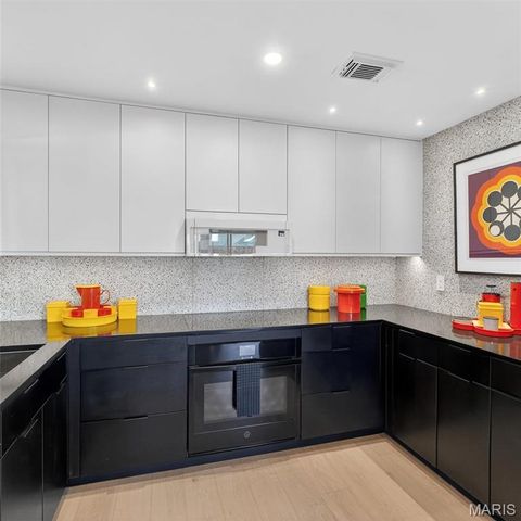 5567 Waterman Boulevard B, St Louis, MO 63112
