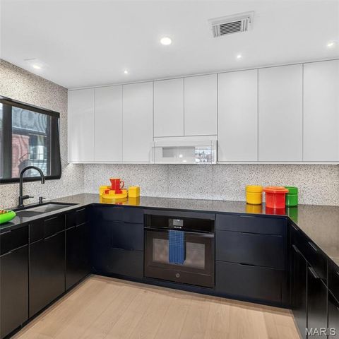 5567 Waterman Boulevard B, St Louis, MO 63112