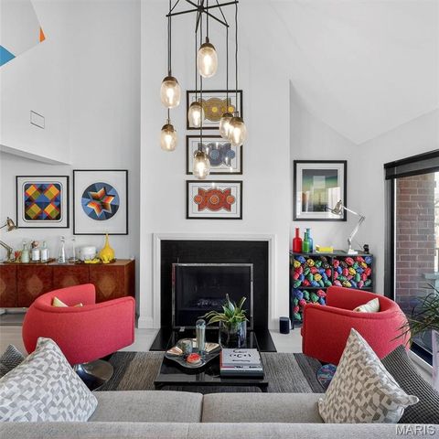 5567 Waterman Boulevard B, St Louis, MO 63112