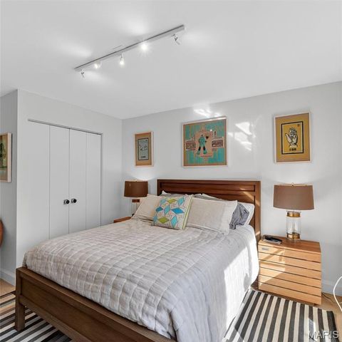 5567 Waterman Boulevard B, St Louis, MO 63112