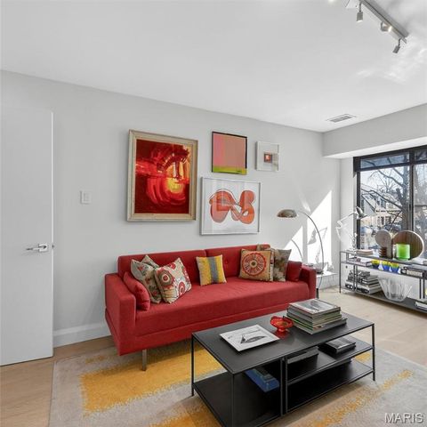 5567 Waterman Boulevard B, St Louis, MO 63112