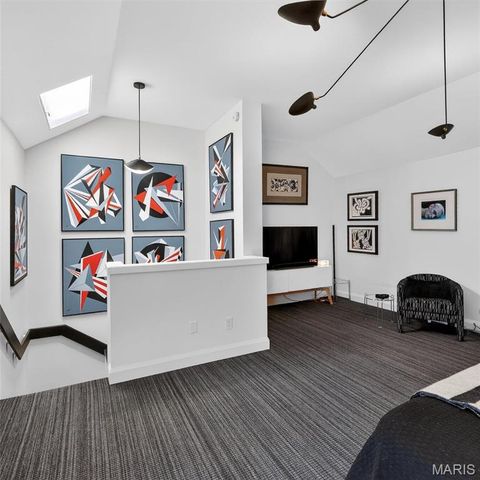 5567 Waterman Boulevard B, St Louis, MO 63112
