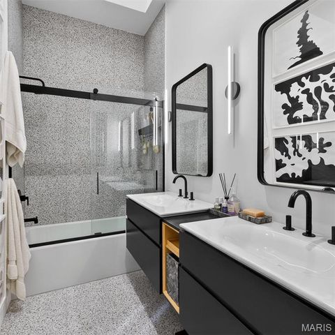 5567 Waterman Boulevard B, St Louis, MO 63112