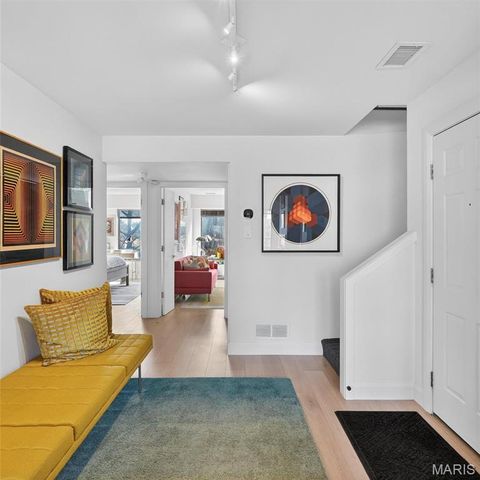 5567 Waterman Boulevard B, St Louis, MO 63112