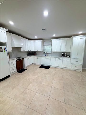 712 Regal Drive, Tool, TX 75143