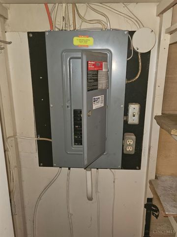 705 Richardson Drive, Middletown, OH 45042