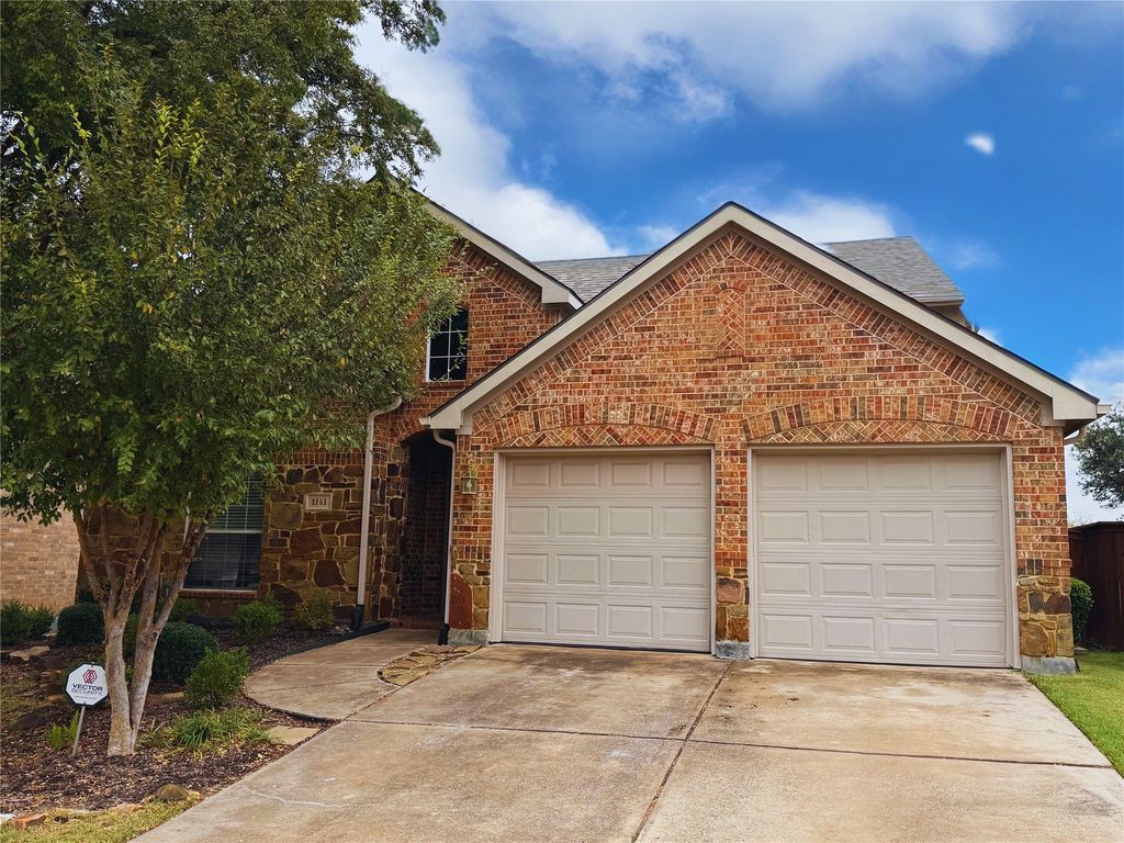 1141 Dayton Drive, Lantana, TX 76226
