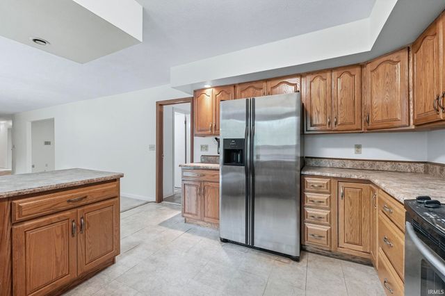 906 E 49Th Street, Marion, IN 46953