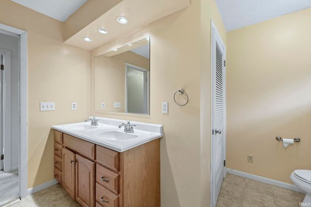 906 E 49Th Street, Marion, IN 46953