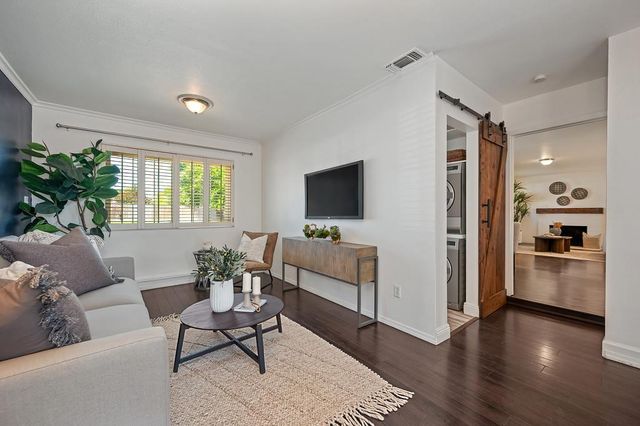 1338 School St, Folsom, CA 95630