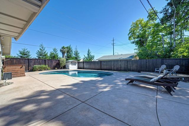 1338 School St, Folsom, CA 95630