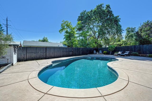 1338 School St, Folsom, CA 95630