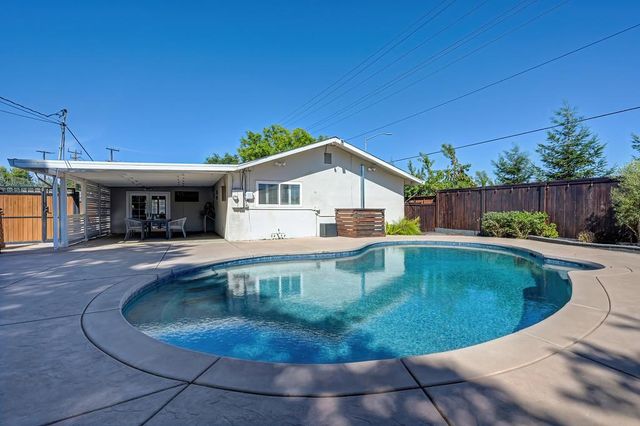 1338 School St, Folsom, CA 95630