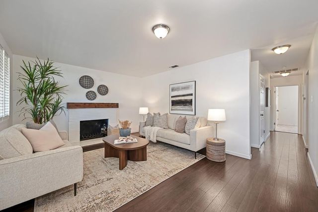1338 School St, Folsom, CA 95630