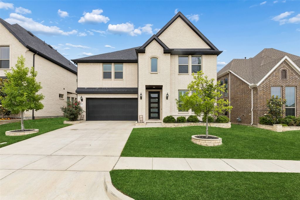 1043 Manchester Drive, Wylie, TX 75098
