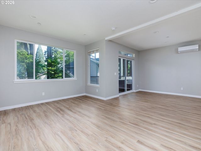 12661 Se LYDIA Ct, Portland, OR 97236