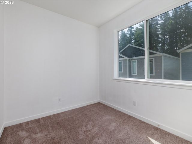 12661 Se LYDIA Ct, Portland, OR 97236