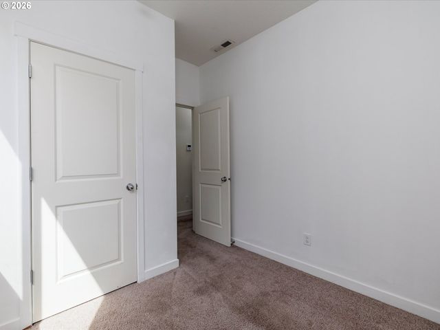 12661 Se LYDIA Ct, Portland, OR 97236