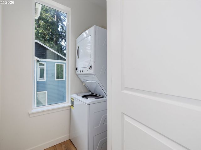 12661 Se LYDIA Ct, Portland, OR 97236