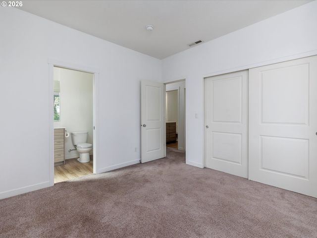 12661 Se LYDIA Ct, Portland, OR 97236