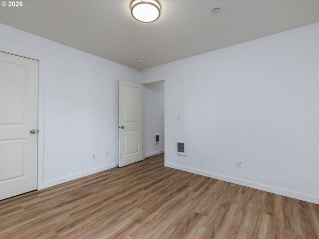 12661 Se LYDIA Ct, Portland, OR 97236