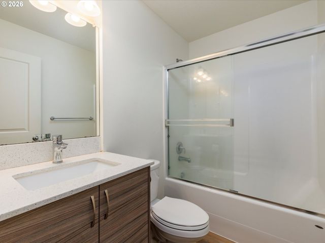 12661 Se LYDIA Ct, Portland, OR 97236