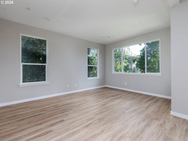 12661 Se LYDIA Ct, Portland, OR 97236