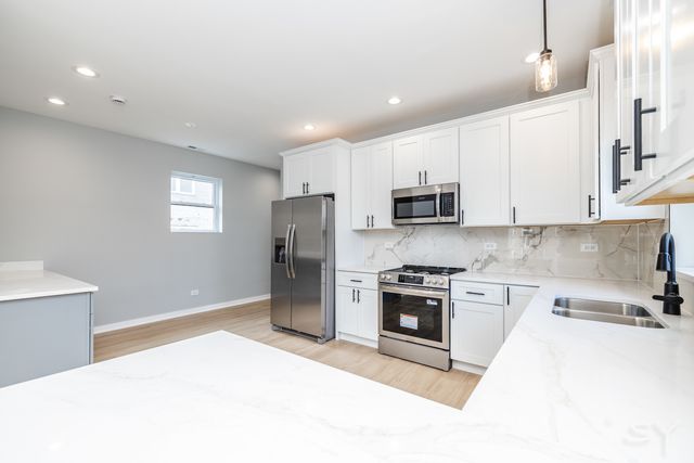 3125 W Polk Street, Chicago, IL 60612