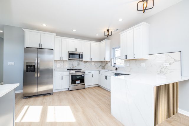 3125 W Polk Street, Chicago, IL 60612
