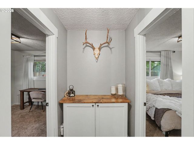 760 Se EDWARDS Dr, Dundee, OR 97115