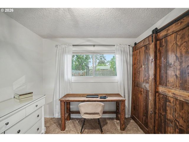 760 Se EDWARDS Dr, Dundee, OR 97115