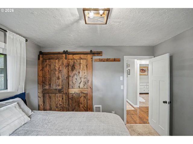 760 Se EDWARDS Dr, Dundee, OR 97115