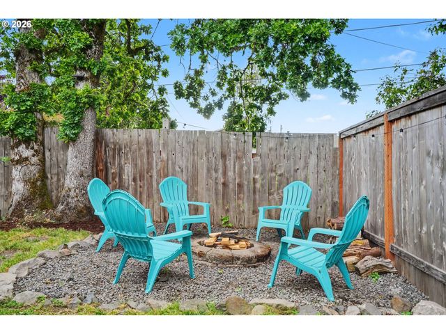 760 Se EDWARDS Dr, Dundee, OR 97115