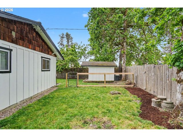 760 Se EDWARDS Dr, Dundee, OR 97115