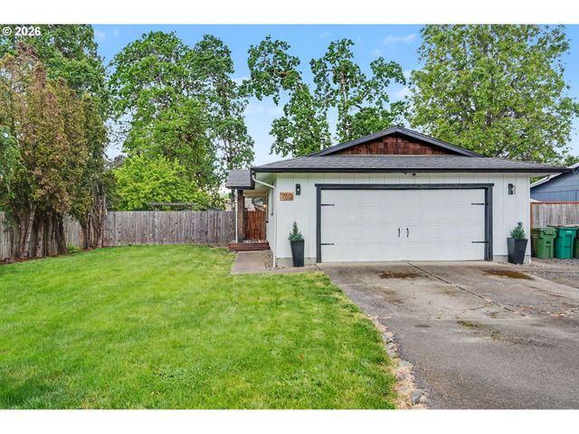 760 Se EDWARDS Dr, Dundee, OR 97115