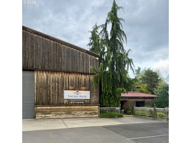 760 Se EDWARDS Dr, Dundee, OR 97115