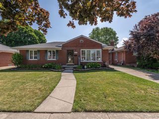 3125 Anna Avenue, Trenton, MI 48183